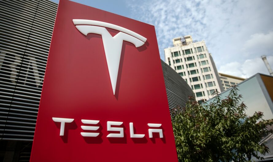 Tesla предоставляет ложные данные о безопасности FSD? Разбираем аргументы